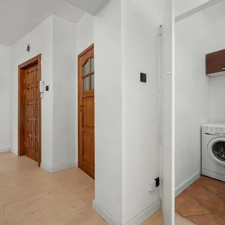 Przytulny Legionow Z Parkingiem By Renters Apartman