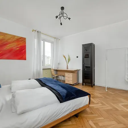 Przytulny Legionow Z Parkingiem By Renters Apartmán