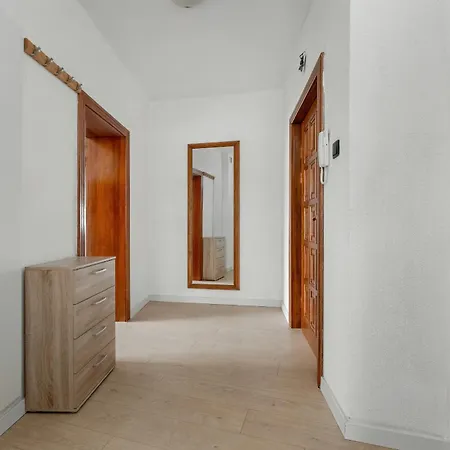 Przytulny Legionow Z Parkingiem By Renters Apartmán *