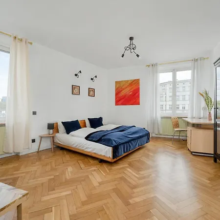 Przytulny Legionow Z Parkingiem By Renters Wrocław