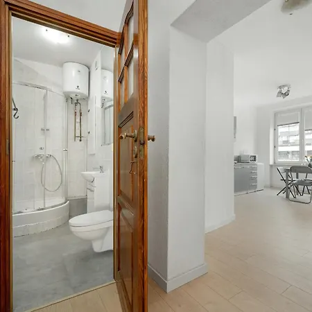 Przytulny Legionow Z Parkingiem By Renters Apartman