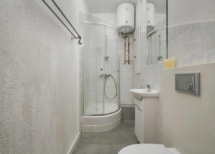 Przytulny Legionow Z Parkingiem By Renters Wroclaw